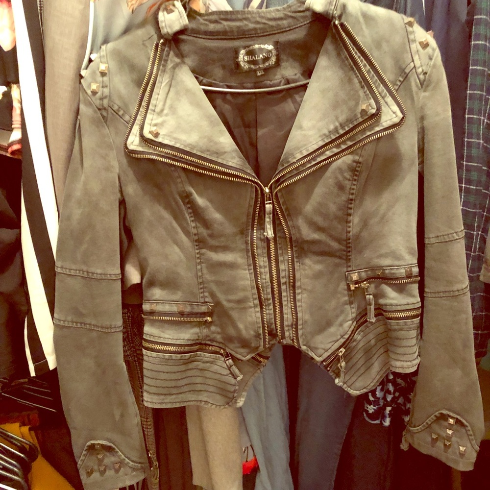 Stud Biker silhouette cut blue jean jacket